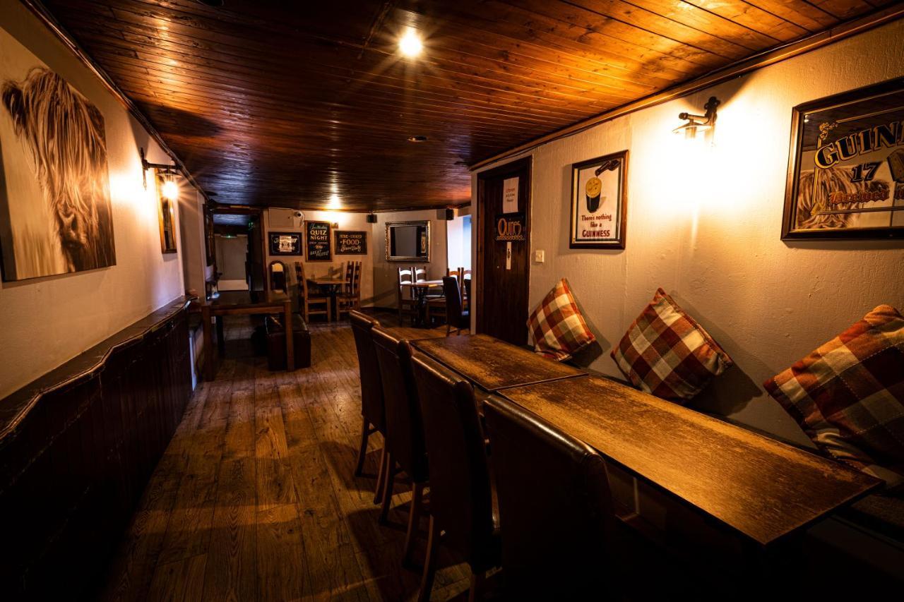Nicky-Tams Bar & Apartments Stirling Exterior photo